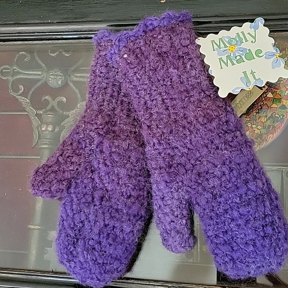 Ladies fuzzy Acrylic crocheted varigated purple mittens with cream fleece lining